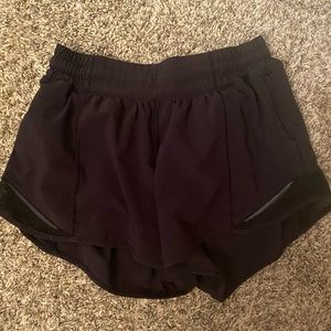 lulu black 4.0 hotty hots!! prices negotiable